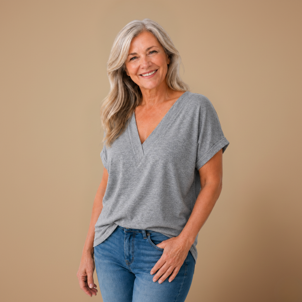Damesblouse met losse pasvorm en V-hals Jelle Jora Mode