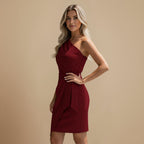 Elegancka sukienka bodycon na jedno ramię z nieregularnym dołem