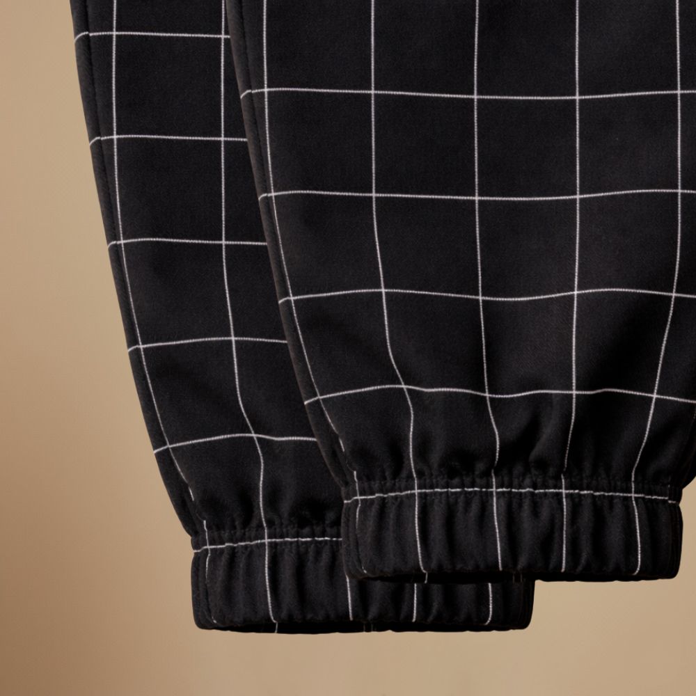 Męskie spodnie dresowe w kratkę slim fit zapewniające codzienny komfort