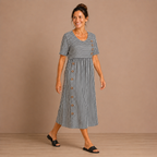 Dames gestreepte midi-jurk met zakken en knoopdetails Jelle Jora Mode