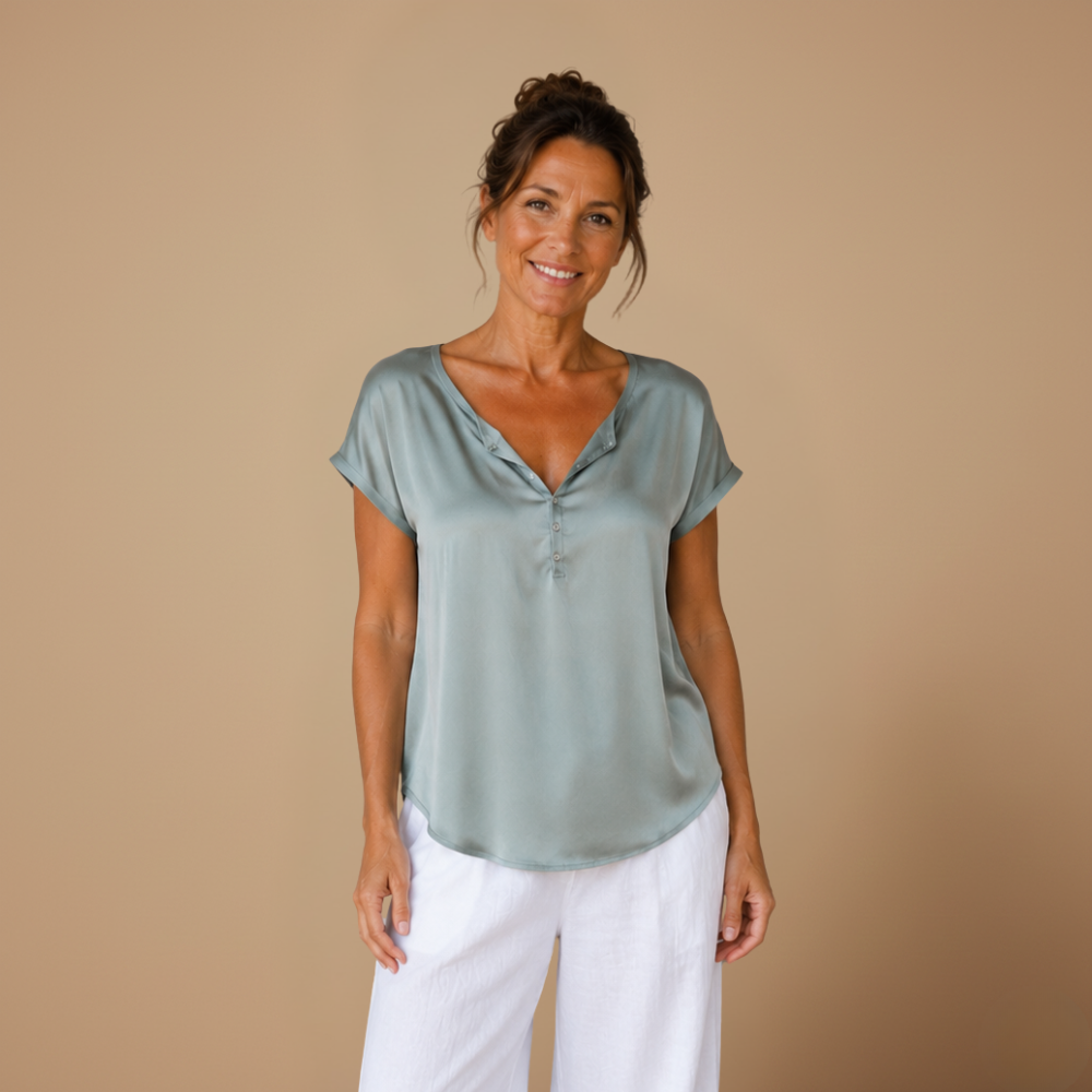 Damesblouse met v-hals korte mouwen en knopen Jelle Jora Mode