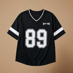 Damski T-shirt oversize z dżerseju z dekoltem w serek i numerem sportowym